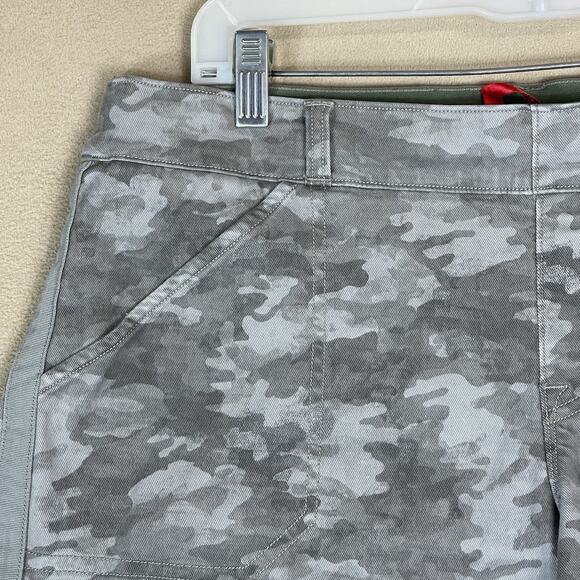 Spanx Short Womens XL Gray Camo Pull On Twill Regular Fit Stretch 4.5" - Picture 3 of 13